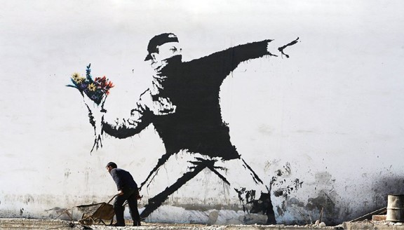 Pulp Fiction Baskısı 125.000 Sterline Satılan Banksy Kimdir?