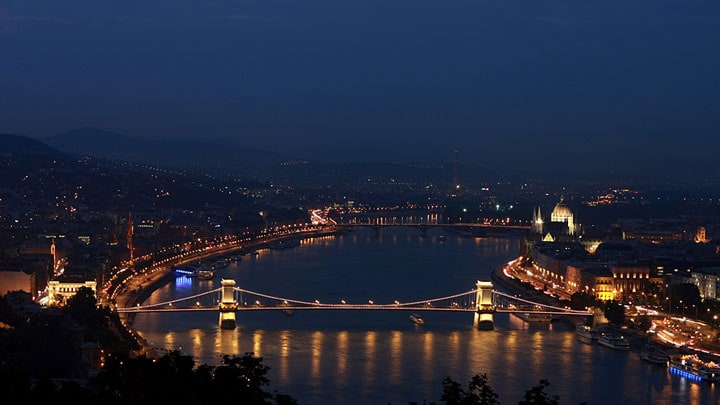 Budapeşte Zincirli Köprü (Chain Bridge)