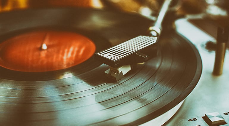 Zamanda Yolculuk: Müzik Formatlarının Tarihçesi ve Dönüşümü - TeknoCase