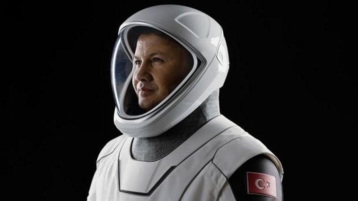 Artık Uzayda Bir Türk Var!