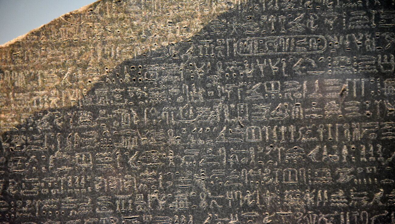 Antik Mısır Dilinin Gizemi Ve Rosetta Taşı